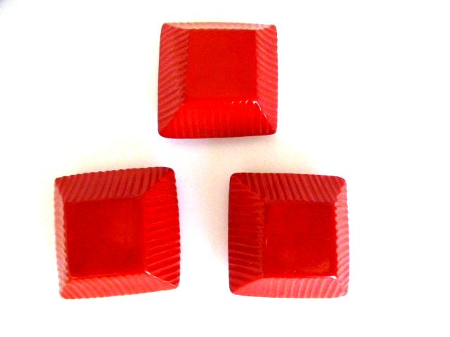 Red Ridged Sides Square Set of 3 buttons