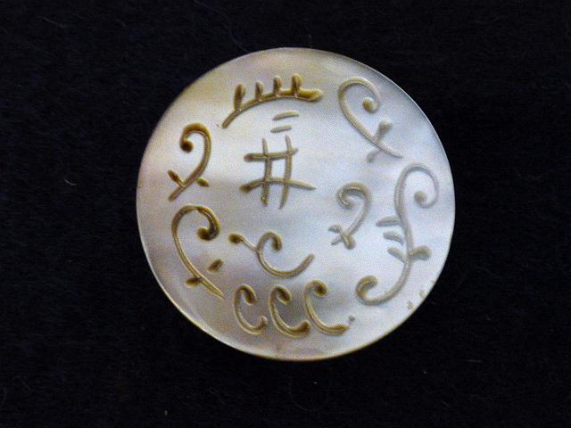 Rococo Engraved Mother-of-Pearl buttons