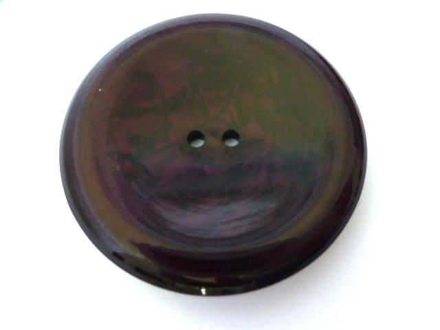 Purple Giant Galalith button (no.01224)