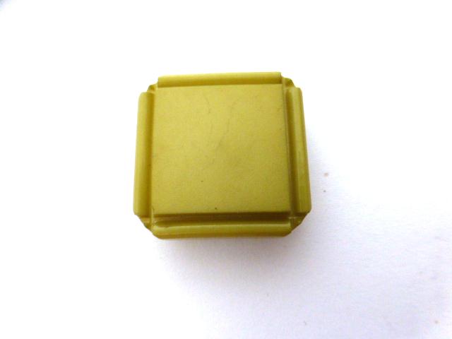 Green Sage Square button (no. 00818)