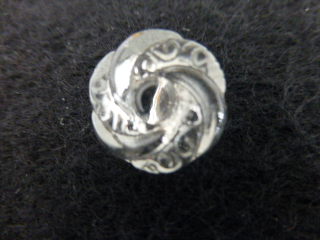 Clear Glass Swirl button (no.00341)