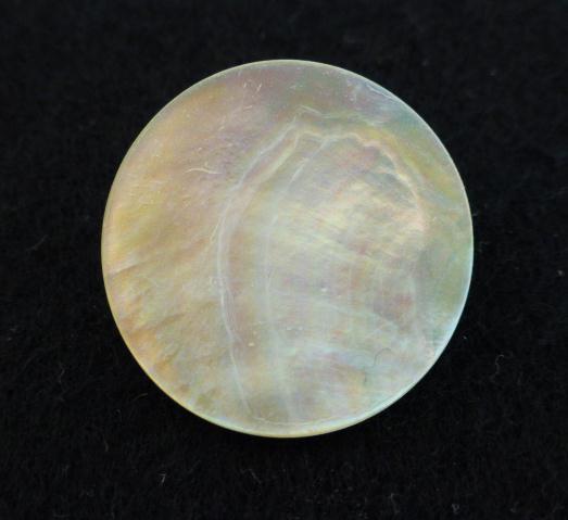 Silver Grey Rainbow Mother-of-Pearl button (no.00745)