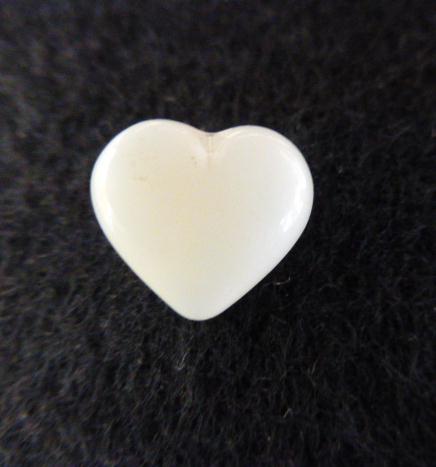 White Glass Heart (no.00762)