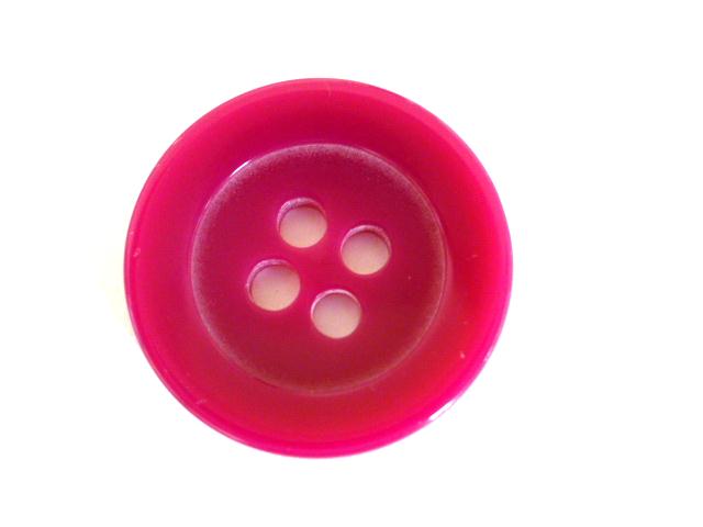 Cerise Pink 4 Hole button (no.00786)